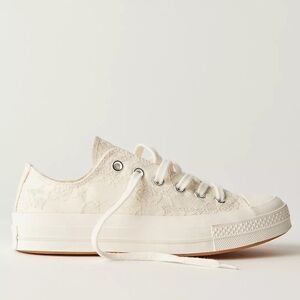 Chuck 70 Low Top Lace Sneakers